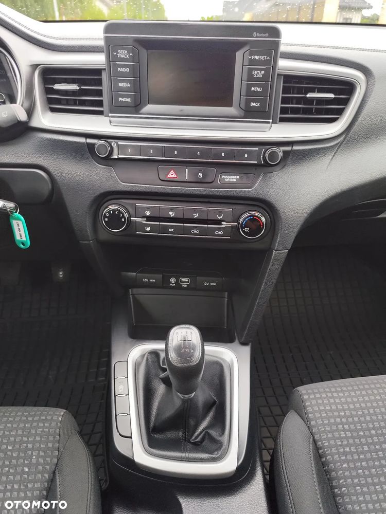 Kia Ceed 1.4 T-GDI M - 12