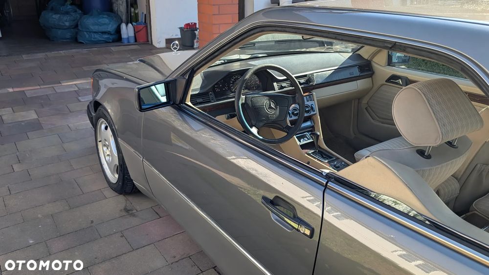 Mercedes-Benz W124 (1984-1993) - 12