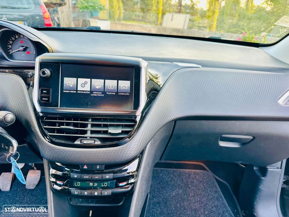 Peugeot 2008 1.2 PureTech Allure - 10