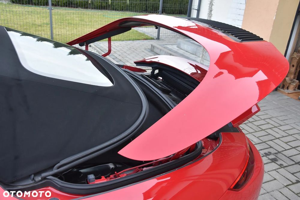 Porsche 911 Carrera 4 GTS PDK - 16