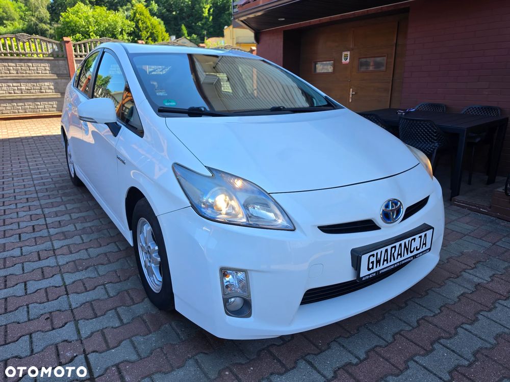 Toyota Prius (Hybrid) - 1
