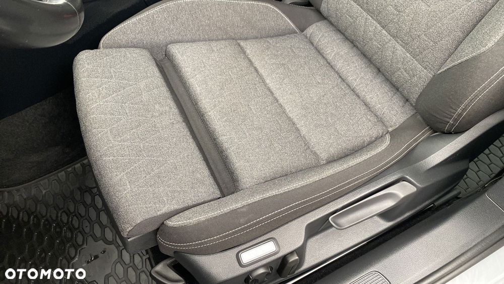 Volkswagen Passat - 16
