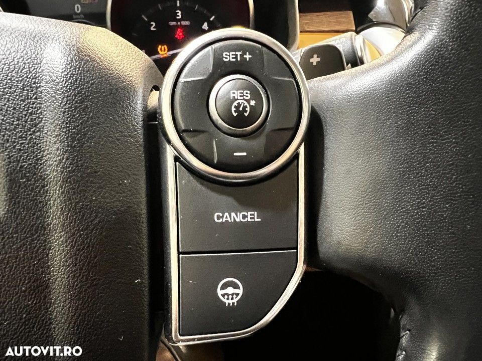 Land Rover Discovery 2.0 L SD4 HSE Luxury - 39