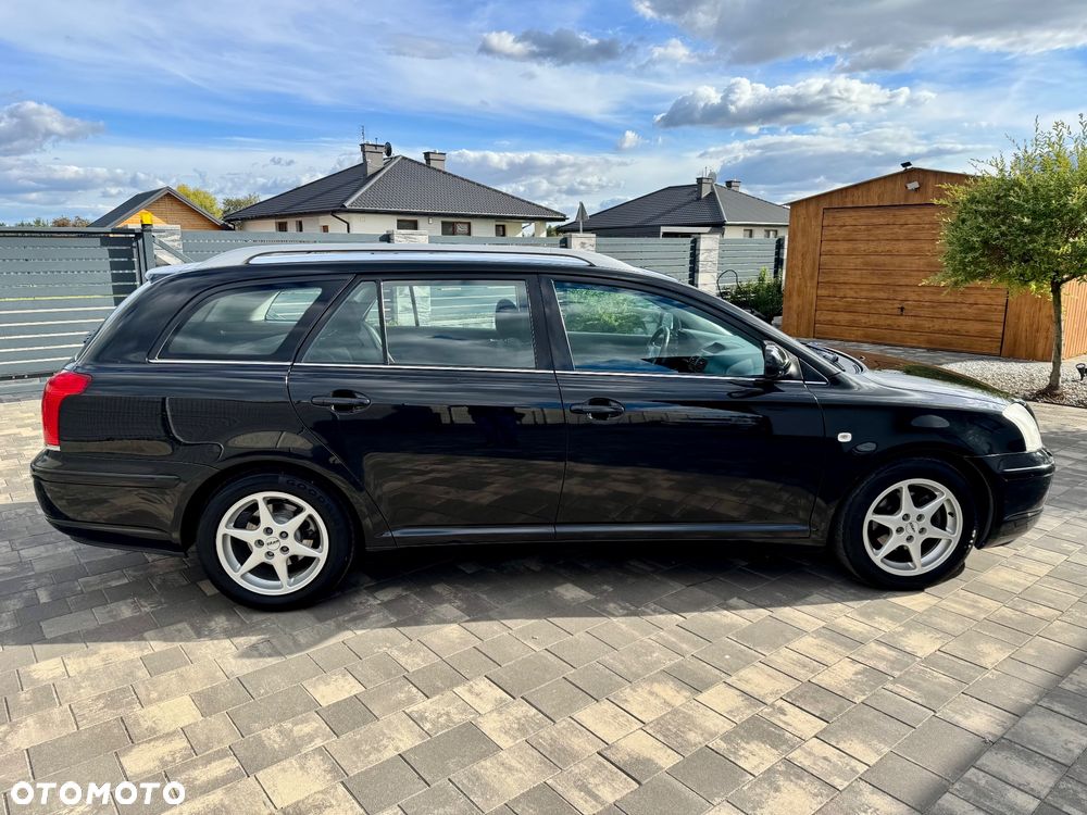 Toyota Avensis - 29