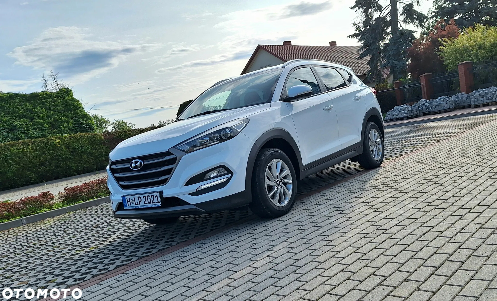 Hyundai Tucson blue 1.7 CRDi 2WD Intro Edition - 10
