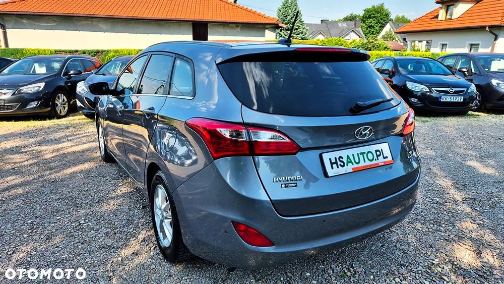 Hyundai i30 1.6 GDI Premium - 17