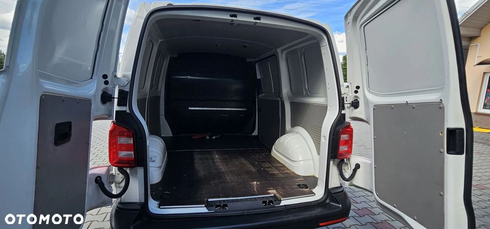 Volkswagen Transporter - 22