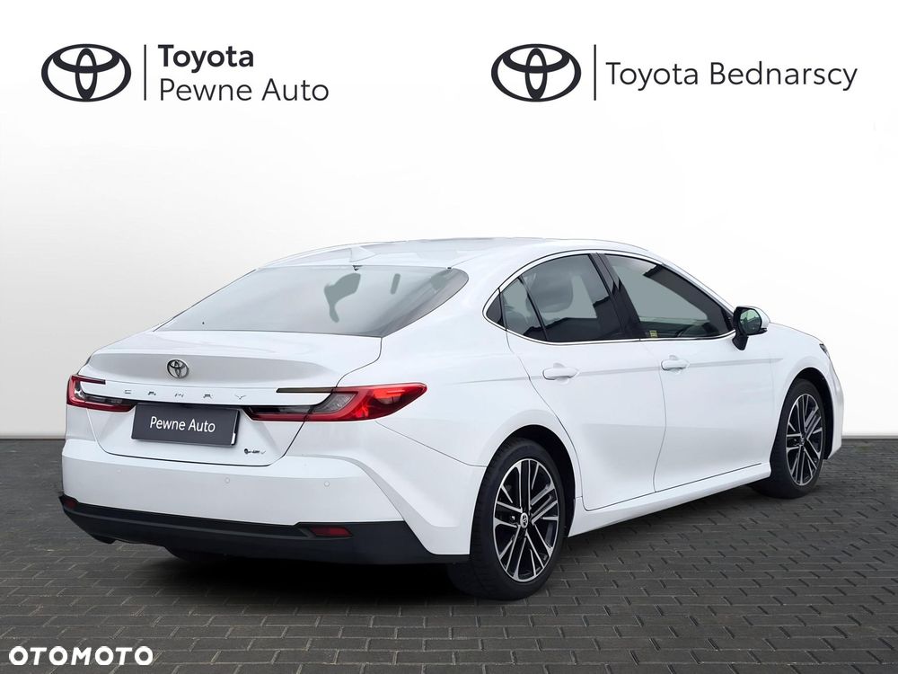 Toyota Camry - 5