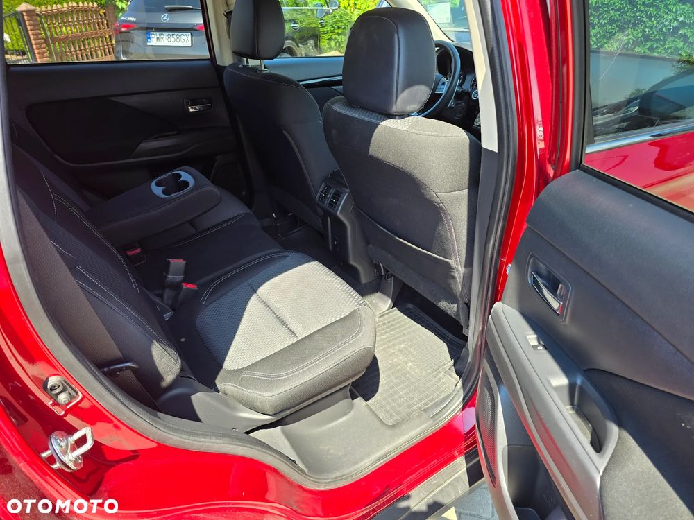 Mitsubishi Outlander - 10
