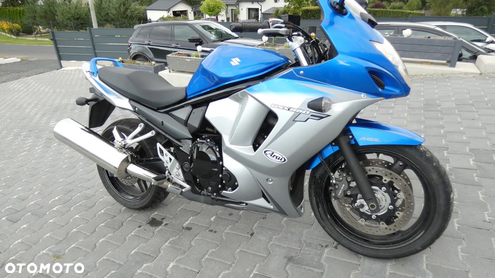 Suzuki GSX - 2