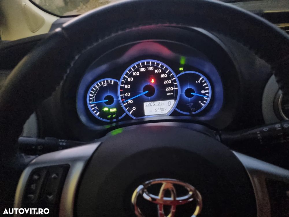 Toyota Yaris 1.5 VVT-i HSD Luna - 31