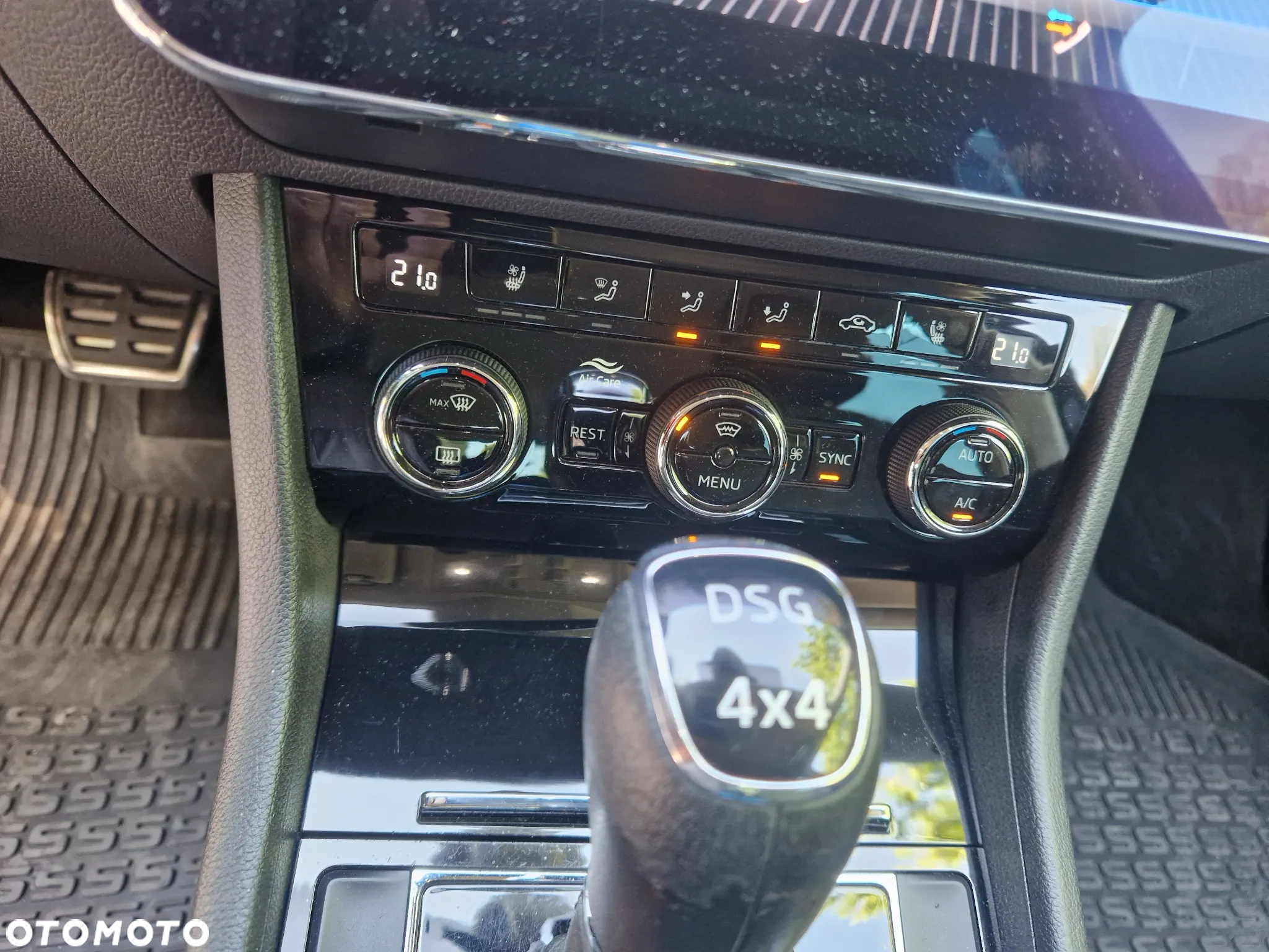 Skoda Superb 2.0 TSI 4x4 L&K DSG - 14