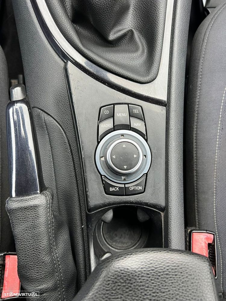 BMW 118 d Line Sport - 32