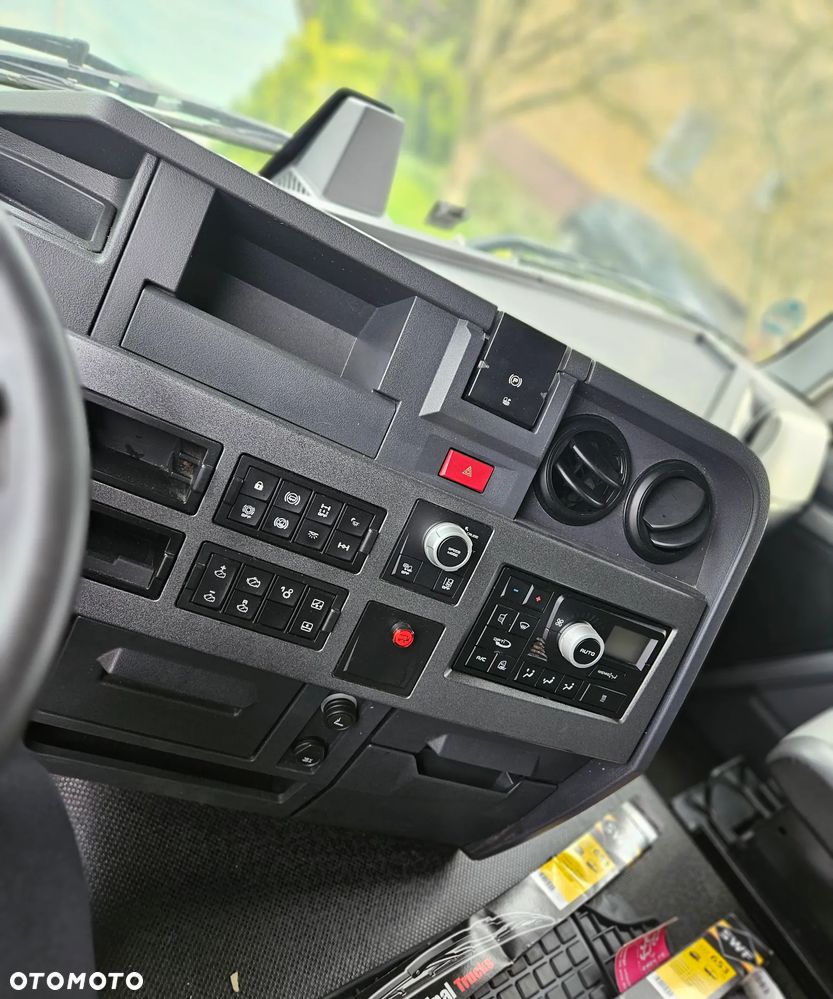 Renault T440 - 14