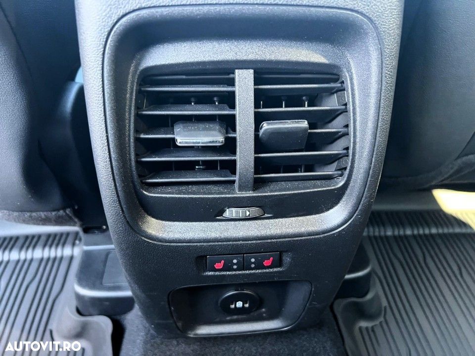 Ford Kuga - 10