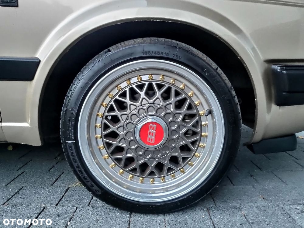 Volkswagen Golf - 24