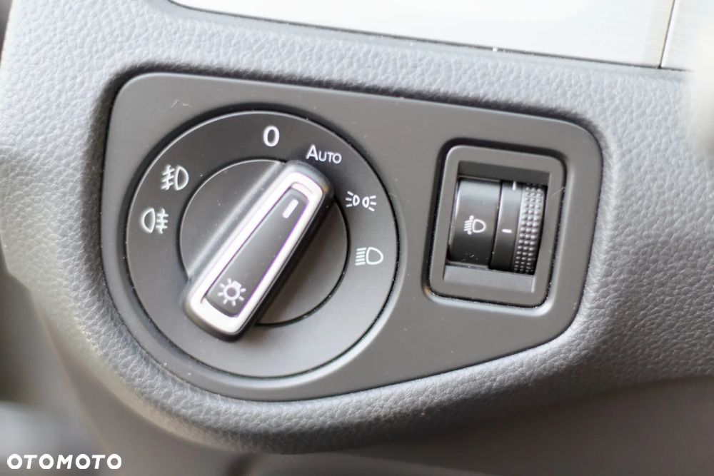 Volkswagen Golf - 16