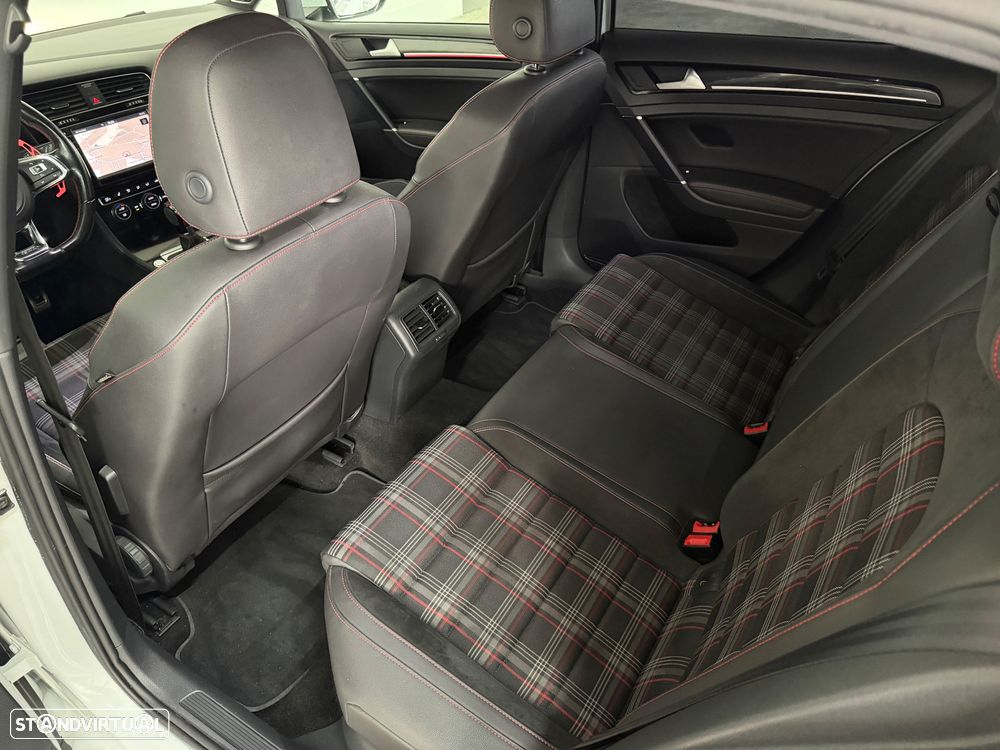 VW Golf GTI Performance BlueMotion DSG - 9