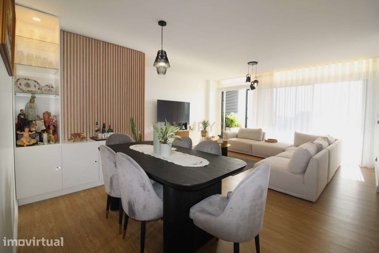 Apartamento T2 Exclusivo com Vista Mar e Localização Privilegiada - Grande imagem: 5/23