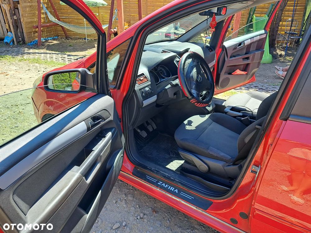 Opel Zafira - 10