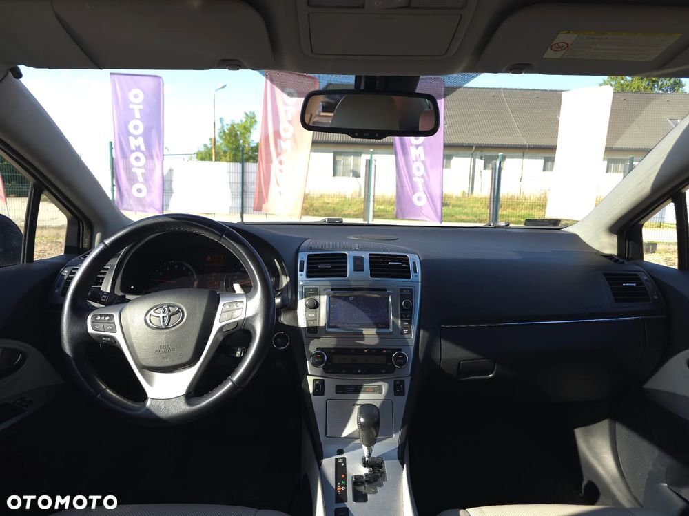 Toyota Avensis 2.0 Prestige NAVI MS - 35