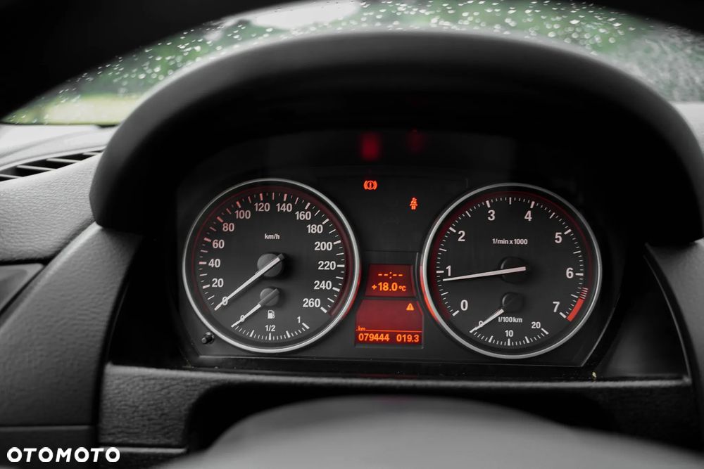 BMW X1 sDrive18i - 19