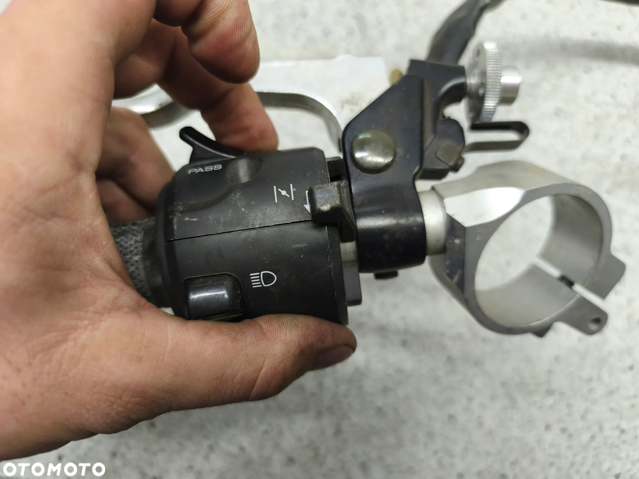Przełączniki lewe, kierownica lewa, ciężarek, klamka lewa sprzegła Honda CBR 1100XX CBR1100 XX CBR 1100 XX CBR1100XX - 4