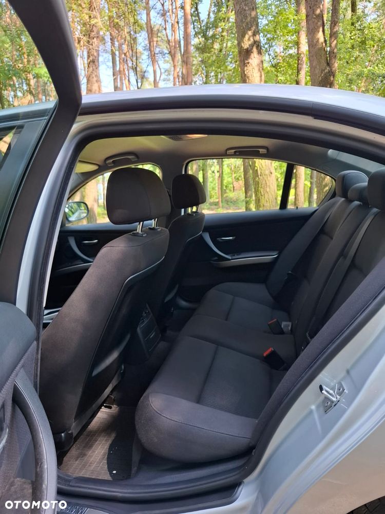 BMW Seria 3 320d DPF - 12