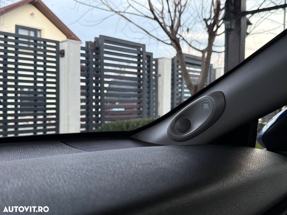 Toyota Camry 2.5 Hybrid Exclusive - 28