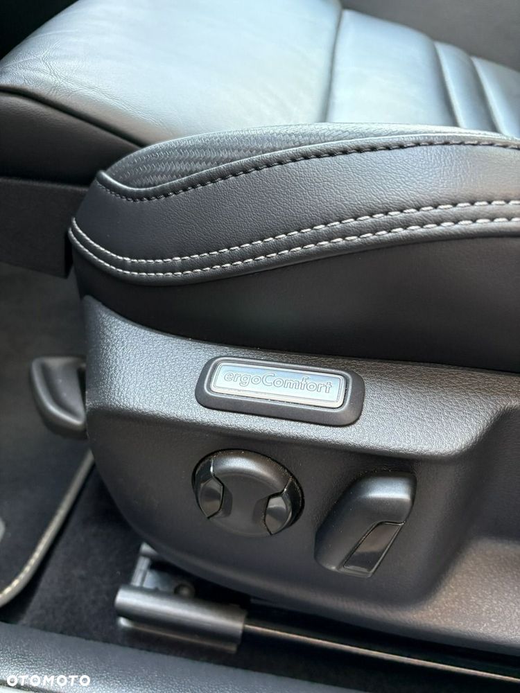 Volkswagen Passat - 13