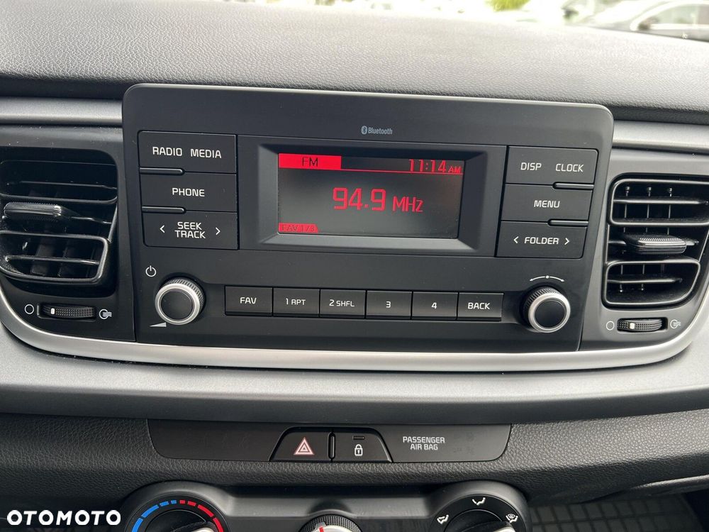 Kia Rio - 17