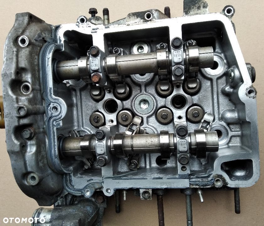 Subaru Outback Legacy IV 2.0 D głowica silnika prawa - 2
