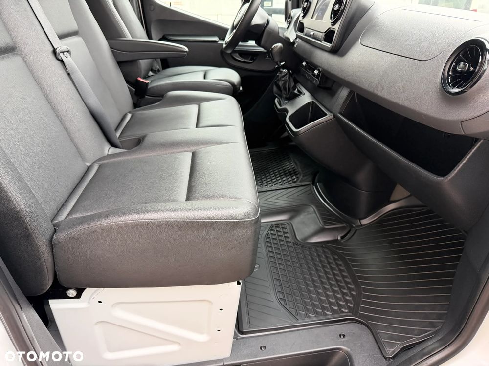 Mercedes-Benz Sprinter 516 Bliźniaki Izoterma Winda - 30