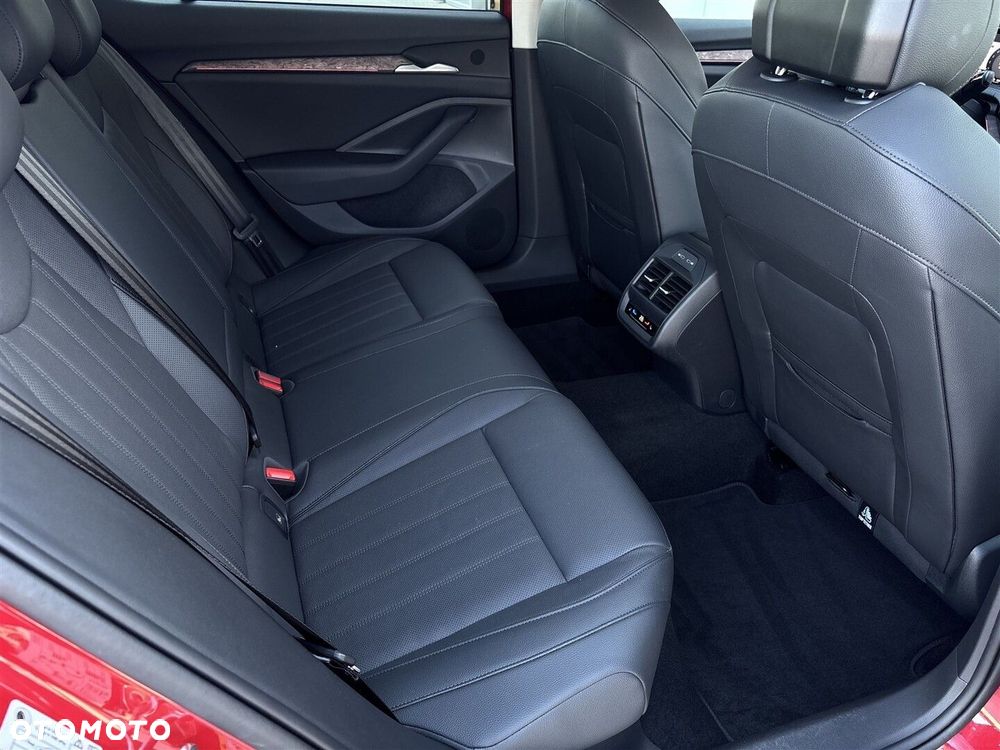 Skoda Superb 2.0 TDI SCR 4x4 L&K DSG - 10