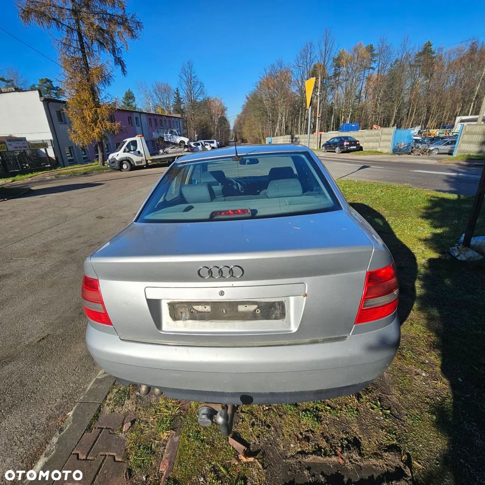 HAK HOLOWNICZY / AUDI A4 B5  (sedan) - 4