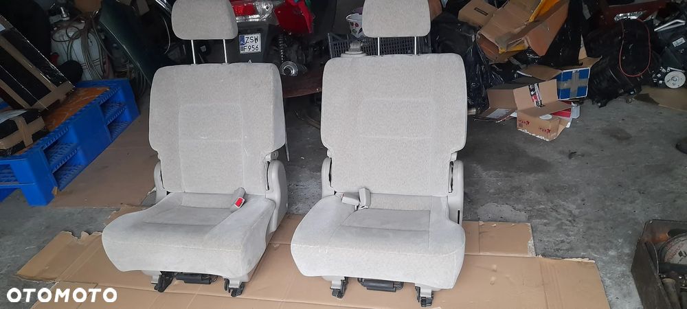 blotnik prawy lampa  Kia Carnival I  99-06r - 7