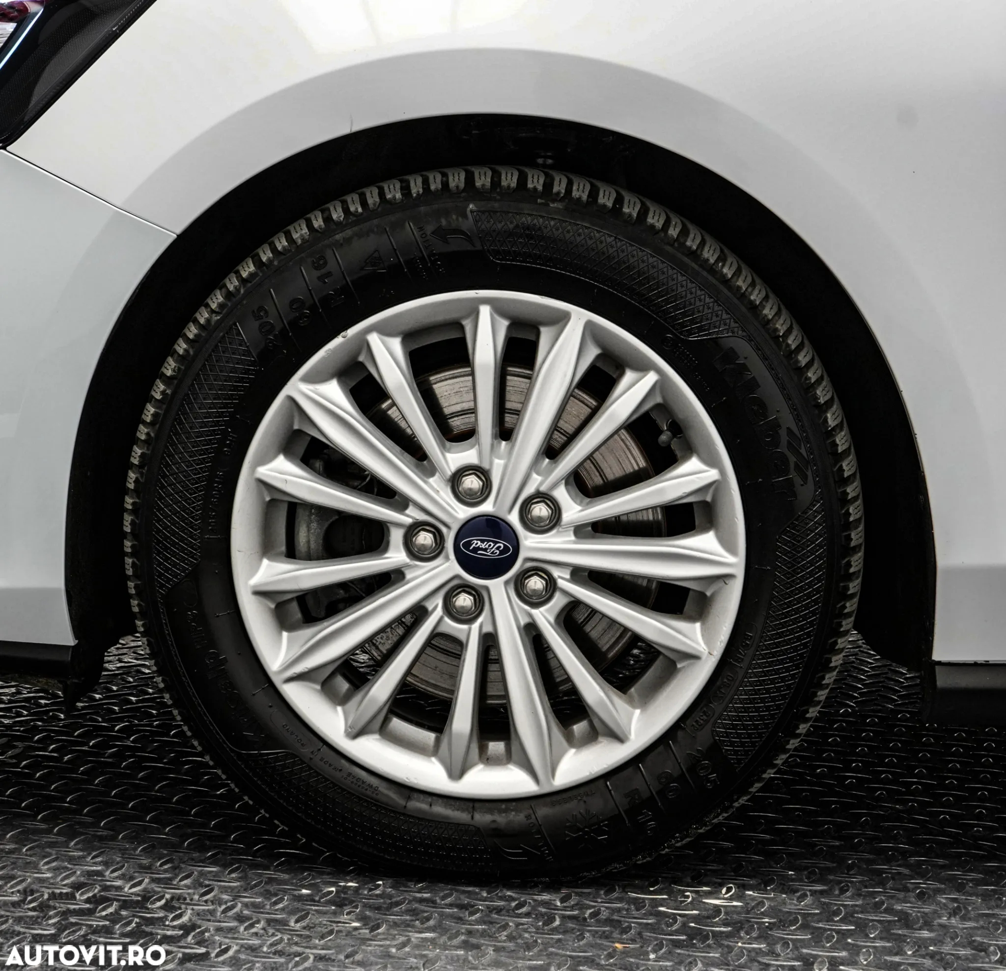 Ford Focus 2.0 EcoBlue Titanium Business - 25