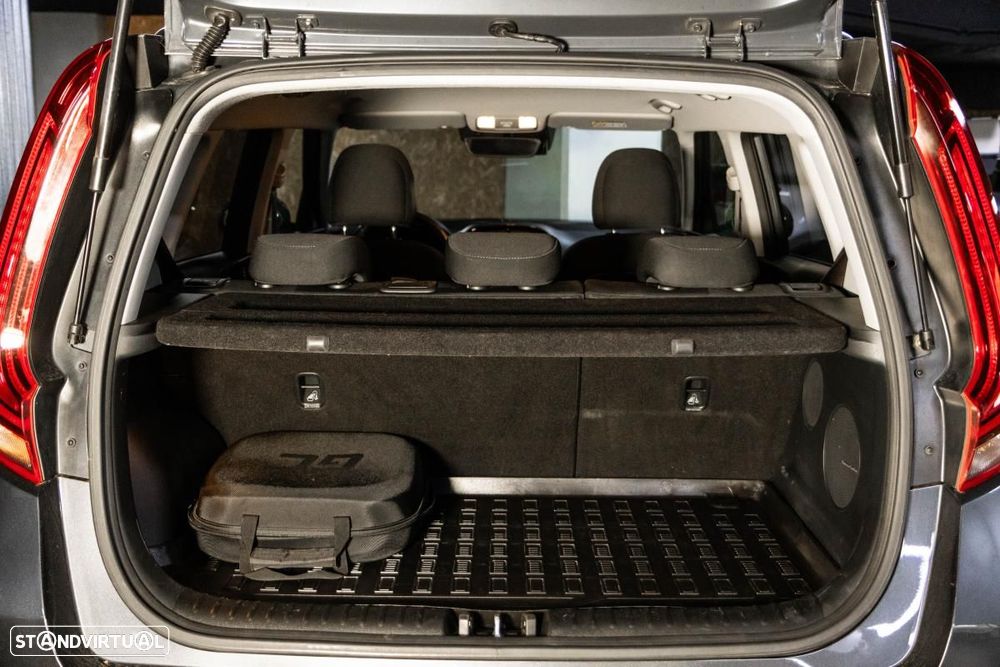 Kia e-Soul Vision - 43