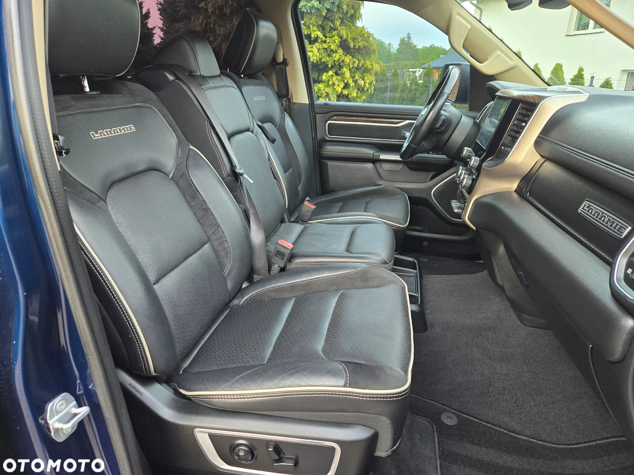 RAM 1500 Crew Cab MB Laramie - 23