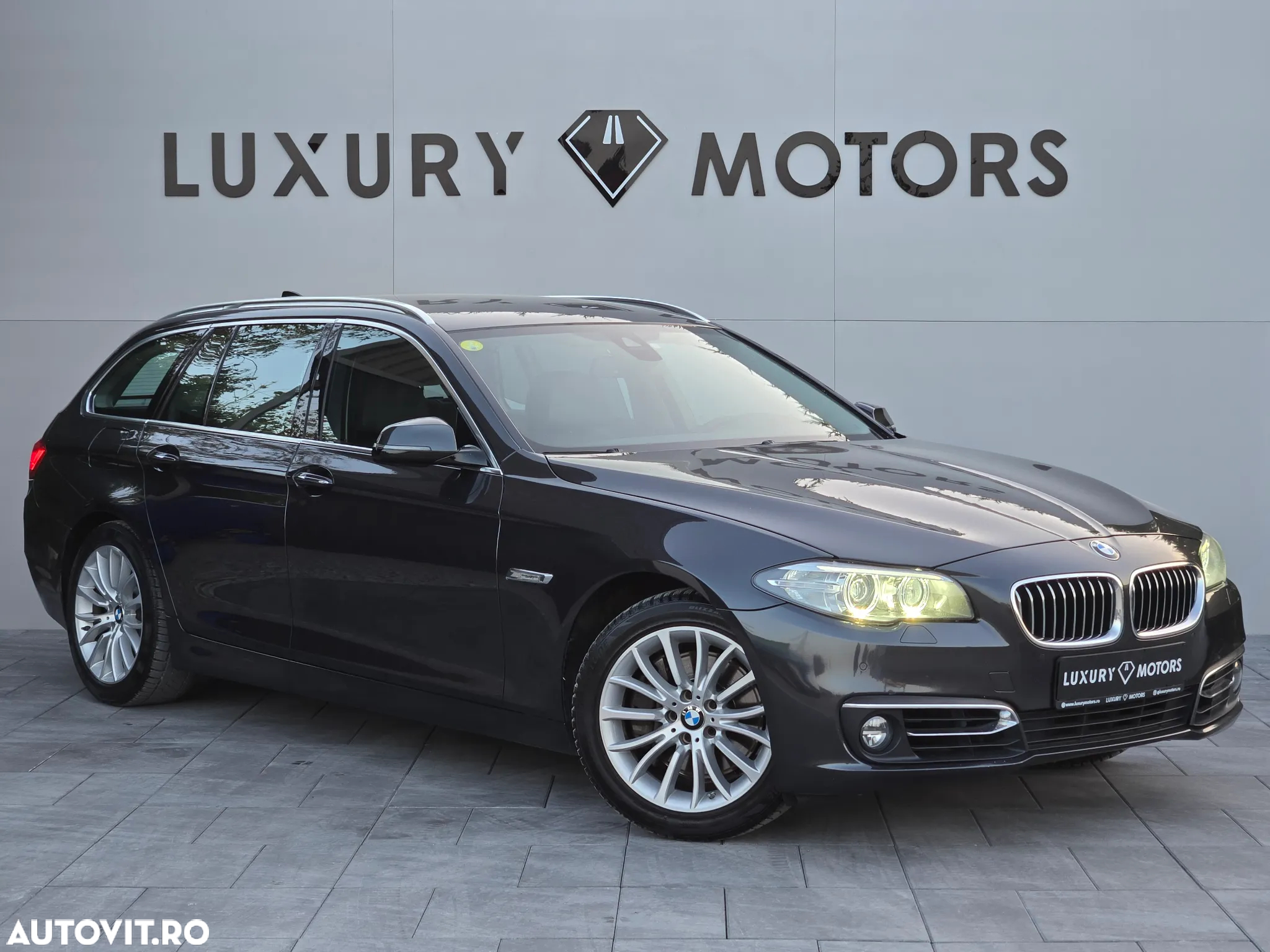 BMW Seria 5 525d Touring Sport-Aut. - 2