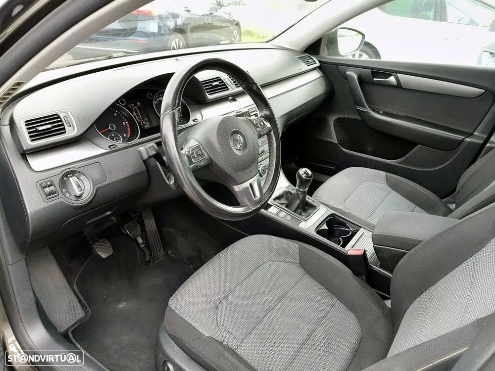 VW Passat 1.6 TDI BlueMotion - 27