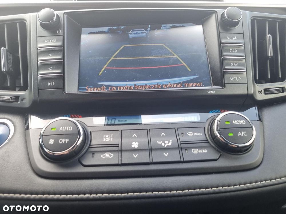 Toyota RAV4 Hybrid Premium 4x4 - 18