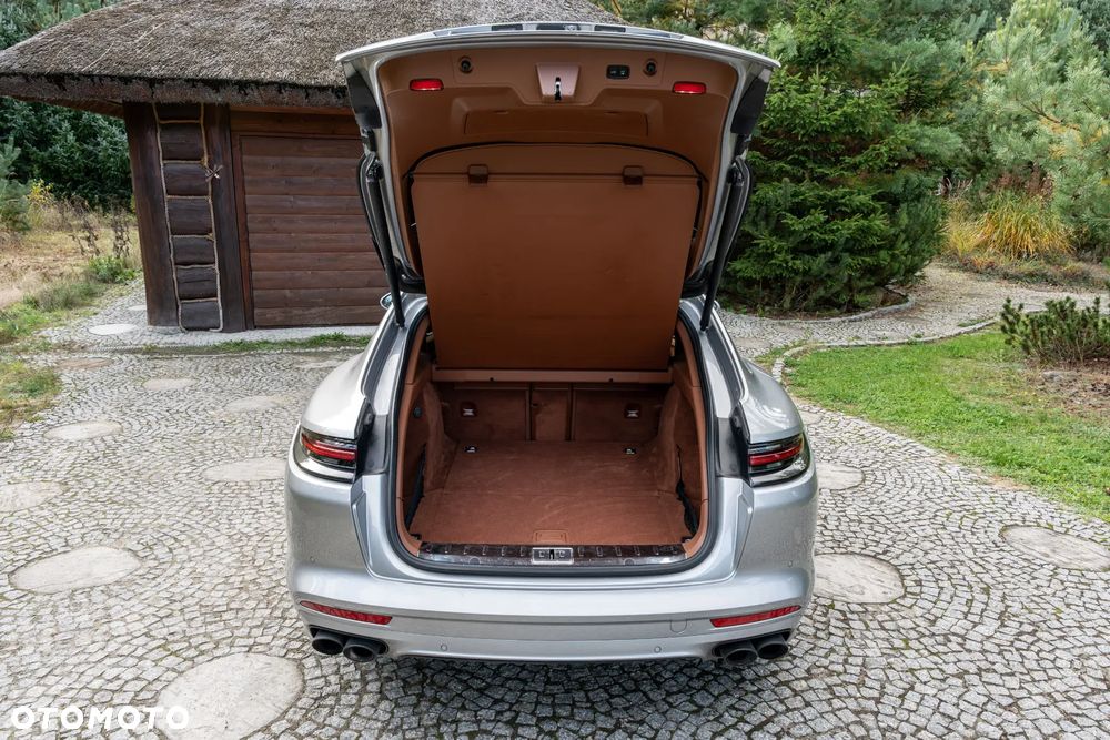 Porsche Panamera 4S Sport Turismo - 22