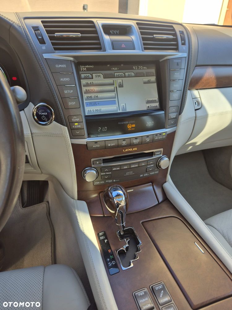 Lexus LS 600h L Superior - 8