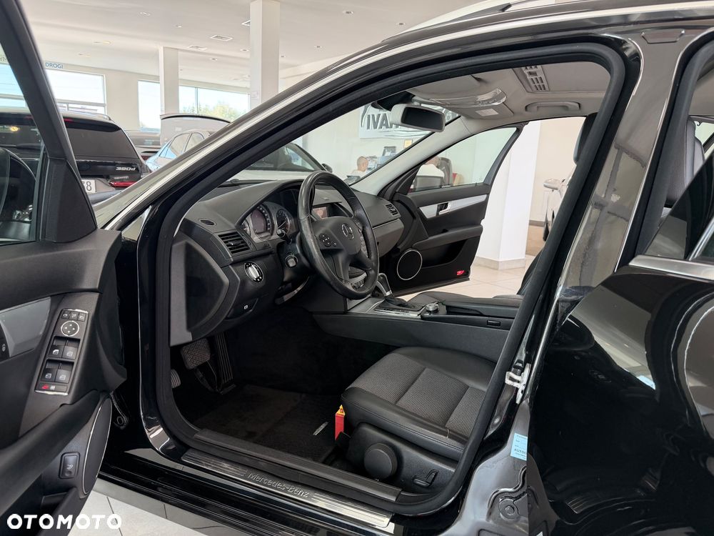 Mercedes-Benz Klasa C 280 4Matic Automatik Avantgarde - 14
