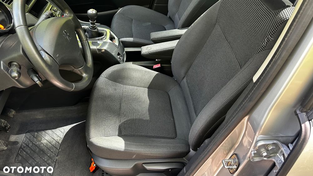 Peugeot 5008 1.6 THP Family 7os - 9