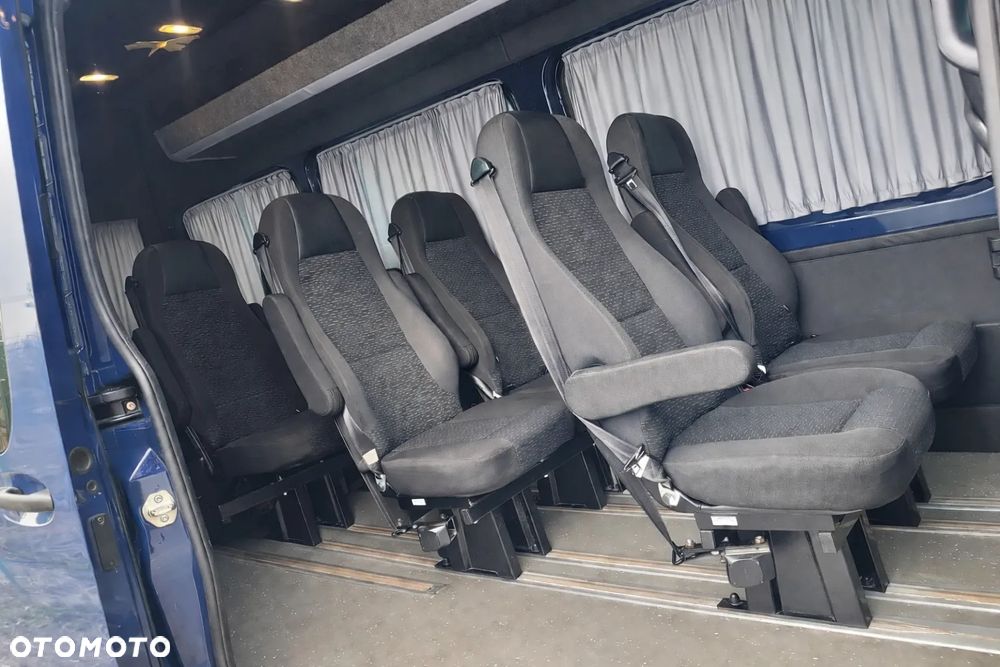 Mercedes-Benz Sprinter 907.233 - 5