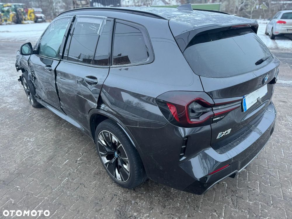 BMW iX3 80kWh Impressive - 11