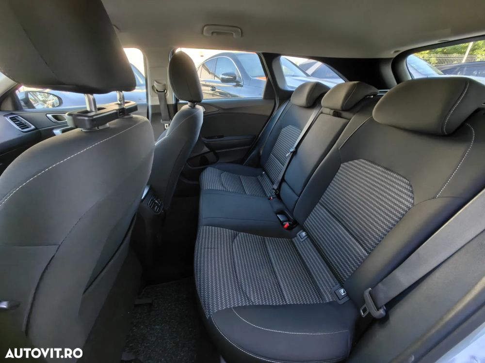 Kia Ceed 1.6 CRDi (48V Mild-Hybrid) DCT7 Spirit - 18