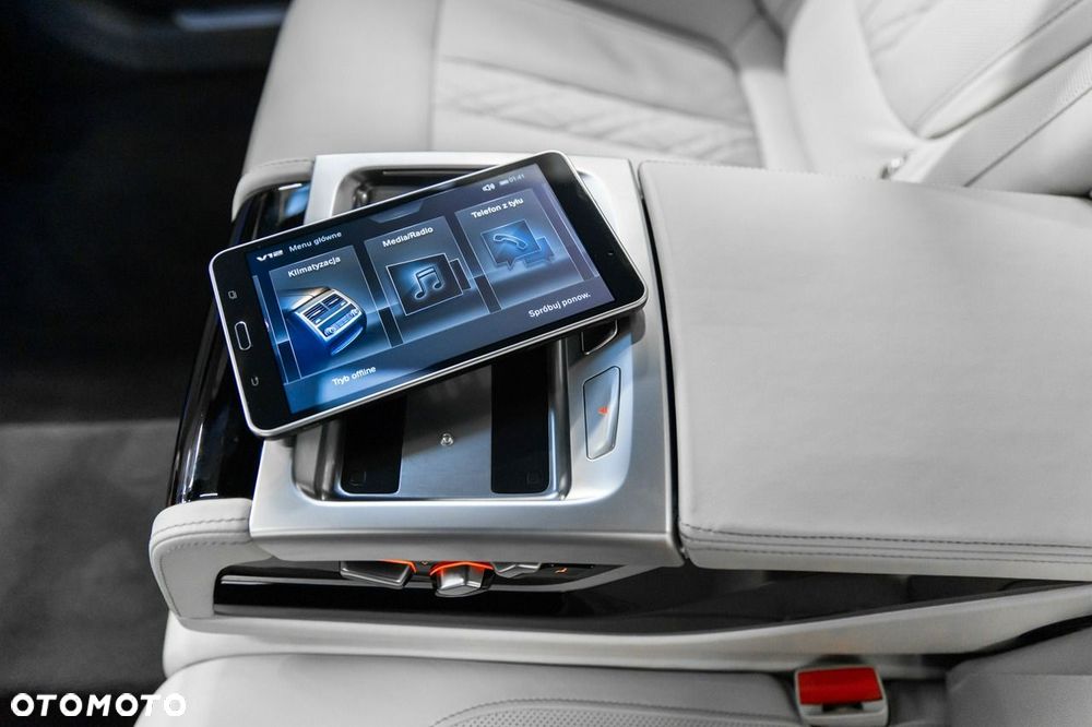 BMW Seria 7 M760Li xDrive - 36
